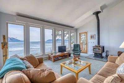 Image de Bord de l'eau avec une terrasse privée!