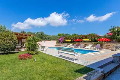 Image de Appartement de vacances avec piscine partagée et balcon