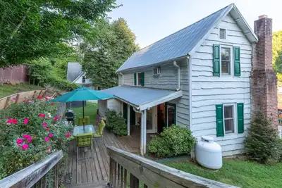 Image de Centre-ville Dillsboro accepte les animaux domestiques w / cheminée - porche et pont arrière!