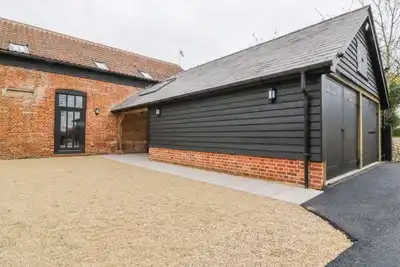 Image de Grange Barn, Animaux acceptés, avec un jardin à Felsham, Ref 1001118
