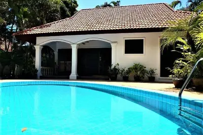 Image de Superbe Villa Vip De Luxe De 3 Chambres Belle piscine privée et jardin tropical