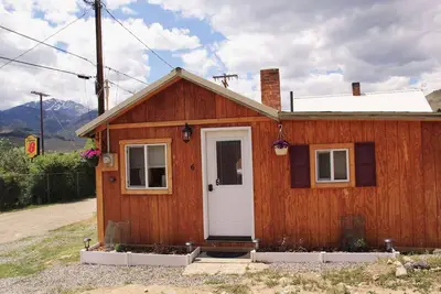 Image de Yellowstone's Treasure Cabin # 6 - 2 min en voiture du parc national de Yellowstone