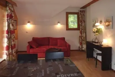 Image de 200m des commerces, 3ème étage, vue piscine, piscine, sauna, hammam, balcon, casier à ski, 33m²