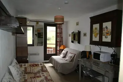 100m du centre station, parking, télévision, casier à ski, 18m², Les 7 Laux