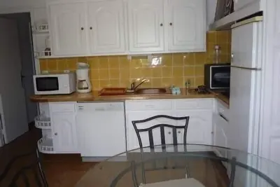 Image de Rez de villa avec terrasse, entree privative - Securisee avec parking prive