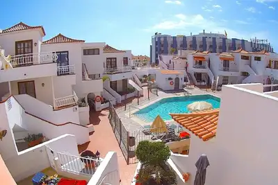 Image de Appartement 2 chambres avec piscine chauffée près du golf et de toutes commodités