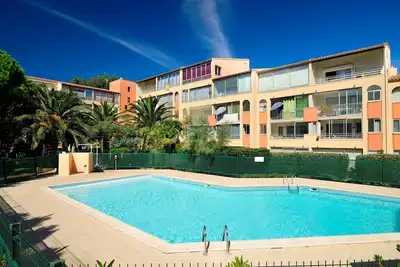 Image de Appartement confortable Ă 200m de la plage et Ă 5 minutes d'Aqualand!