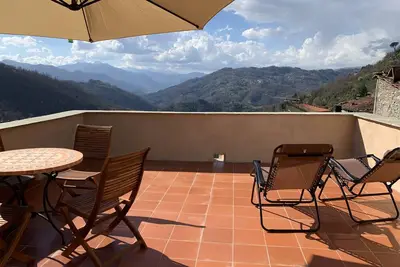 Image de Maison de ville toscane spacieuse avec grande terrasse sur le toit