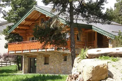 Image de Beau chalet classé 4 **** avec terrasse et vue exceptionnelle sur le Cambre Daz