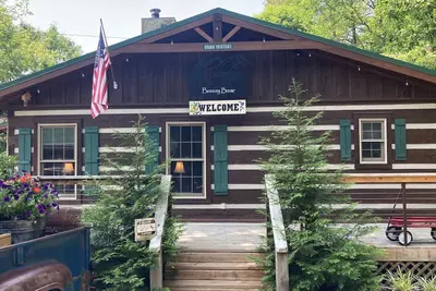 Breezy Bear Spacious Cabin, Lrg Kitchen - Free Pool Access
