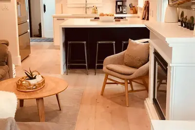Image de Magnifiquement rénové Bungalow