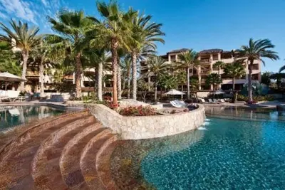 Image de Esperanza Resort, 4 chambres, 4 1/2 salles de bain avec piscine à débordement privée / Jacuzzi.