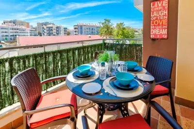 Image de Appartement luxueux de 3 chambres avec piscine extérieure et intérieure et salle de sport