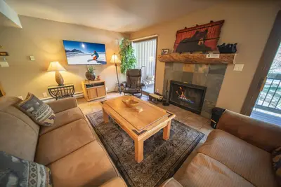 Image de Ce confortable et mis à jour 2 chambres est situé à West Keystone, à un court trajet des pistes dans la navette gratuite, est idéal pour un voyage à la montagne amical budget!