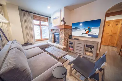 Image de Ski in / Ski Luxury condo w / awesome facilities! Lone Eagle 3000