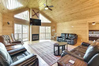 Image de Nouveau! Bord de l'eau Davis Cabin w / Dock + Kayaks!