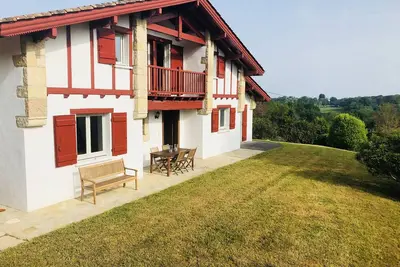 Image de Calme et verdure à 5mins de St Jean de Luz, 6 chambres