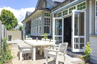 Image de Superbe Villa Parnell, tout le deuxième niveau.