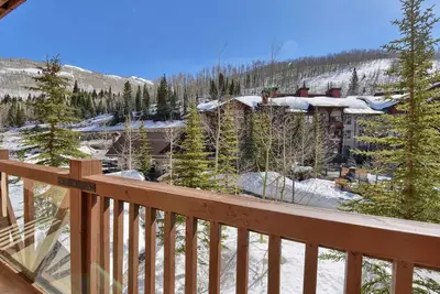 Image de Appartement familial avec balcon et vue sur la montagne, Ski-in / Ski-out, Piscine et bain à remous, idéal pour les amateurs de plein air