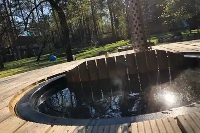Image de Maison de sauna confortable dans un grand jardin