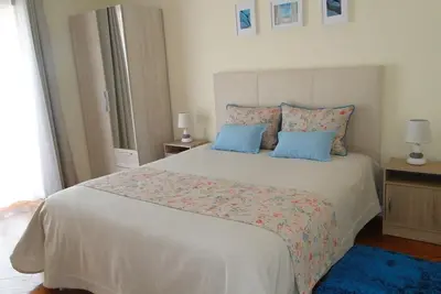 Image de Appartement de 2 chambres près de la plage avec vue mer pour les vacances