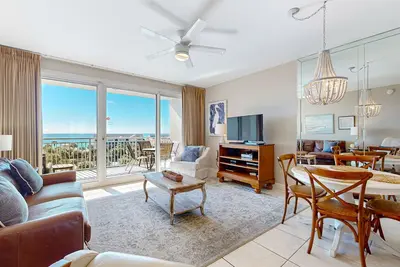 Image de Condo élégant @ Sterling Shores avec piscine partagée, salle de gym, théâtre et vue sur l'océan