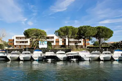 Image de Appart Chaleureux | Piscine extérieure + Anneau Bateau à Louer