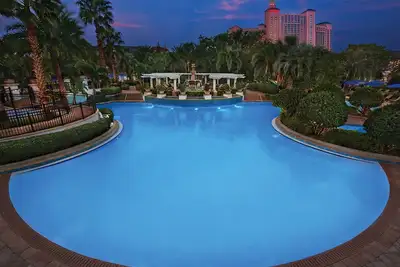 Image de Luxueux trois chambres / trois salles de bain à Marriott's Lakeshore Reserve. Reserve maintenant!