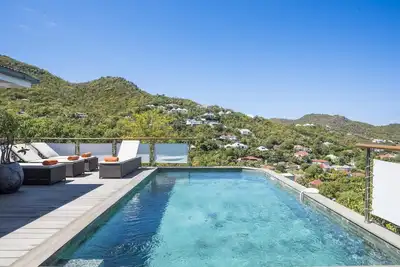 Image de Piscine, spacieuse, salle à manger en plein air, transat, douche extérieure, wifi gratuit, climatisation