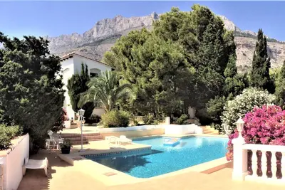 Image de Vaste et belle villa sur la Costa Blanca, avec de magnifiques vues panoramiques.