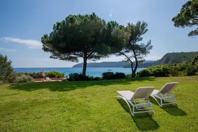 Image de Villa Exclusive Au Bord De Mer Avec ACCÈS PRIVÉ À La Plage