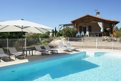 Image de Villa privative 140 m2 avec piscine et jardin, belle vue sur Ardèche et Vercors
