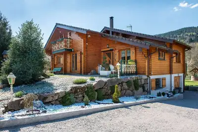 Image de Chalet familial  « La Revoyotte », sauna et jardin