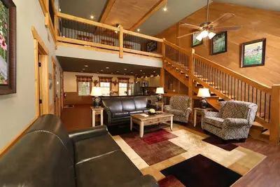 Image de Si vous avez cherché la cabine idéale pour votre escapade à Smoky Mountain, alors Hill Top Hideaway est la cabine idéale pour vous!
