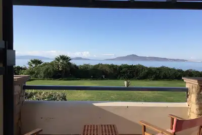 Image de Villa en bord de mer avec vue panoramique sur l'eau! Avec Ac et WiFi