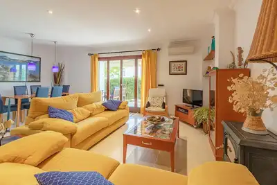 Image de Bel appartement avec jardin privé, près de la mer