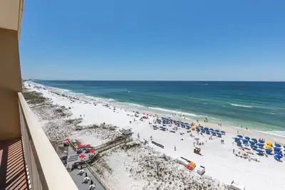 Image de ÉCONOMISEZ sur le front de mer rénové * Piscine intérieure / extérieure * Sur la plage * Parc aquatique à proximité
