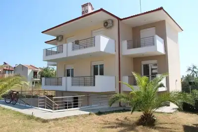 Image de Appartement familial semi sous-sol de 45 m² à Nikiti