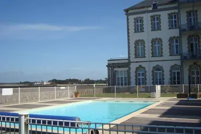 Résidence Saint-Goustan, piscine et accès direct plage