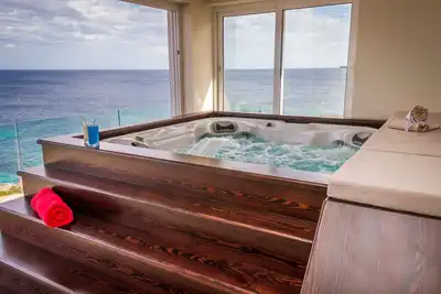 Image de Brand New Luxurious Sea Front Apartment