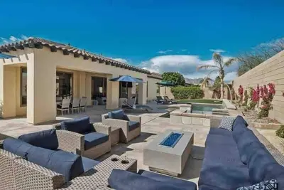 5 Bdrm-modern Desert Escape