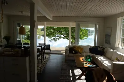 Image de Maison De RÊVE Dans Un Lac De Lac Absolument Alleinlage