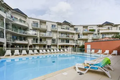 Image de Appartement cosy au coeur de l'animation! Piscine sur place