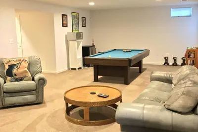 Image de \"Home Away From Home\" / 5 minutes du centre-ville de Fredericksburg et du centre commercial!