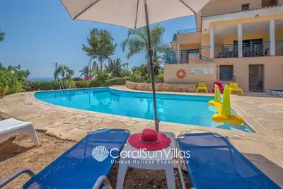 Image de Exceptionnelle grande villa, piscine chauffée gratuite 1er novembre - 15 janvier, intimité, emplacement privilégié