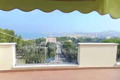 Image de Vieste appartement avec vue sur la mer à 200 mètres de la plage