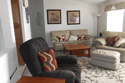 Image de Belle maison à la campagne mais à seulement 5 minutes de la ville. 3 chambres 2 salles de bain.