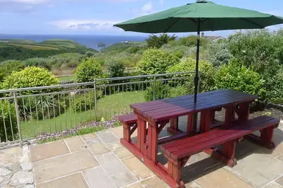Image de Vue imprenable sur la mer depuis la maison Tintagel