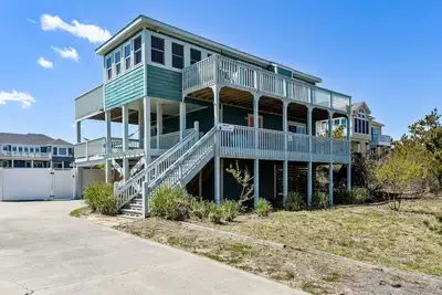 Image de Semi-Oceanfront Ocean Vws exceptionnel! Piscine, HotTub, cour clôturée pour chiens!