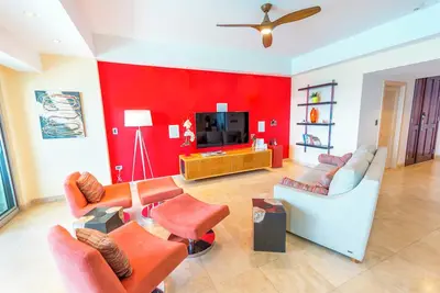Image de Chez SoColisa: La falaise, D4 - 2br + Téléphone + voiture gratuit